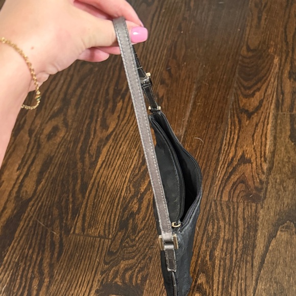 Gucci purse - Picture 8 of 11